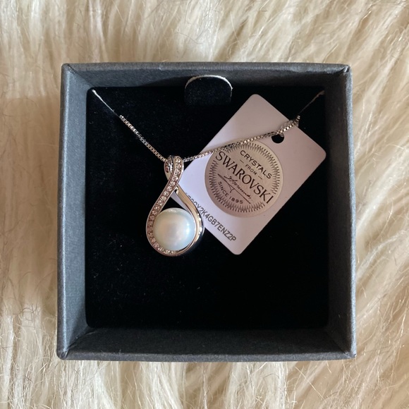 Nic & Syd Jewelry - NWT silver pearl necklace with Swarovski crystals